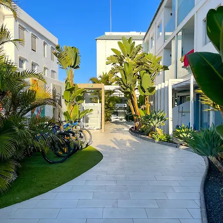Poolside Paradise By Holidays Fuerteventura Apartament *